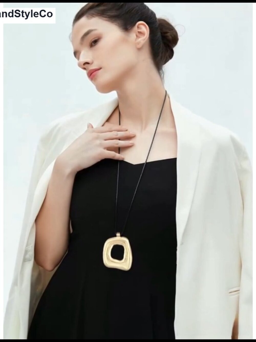 Boho Necklace Women Chunky Circle Pendant Faux Leather Choker - Picture 6 of 6